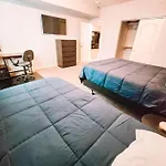 Large Pet Friendly Home Near The Broadmoor