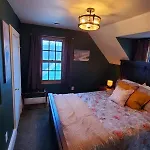 Cozy 1-Bedroom Townhouse Near Downtown Colorado Springs