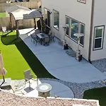 Large Private Corner Lot With Hot Tub On Cul-De-Sac
