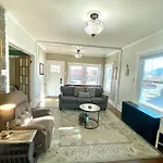 The Wildflower Cottage - Close To The Garden Of The G O D S