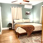 The Wildflower Cottage - Close To The Garden Of The G O D S