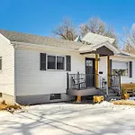 2 Mi To Downtown Colorado Springs Apt With Grill!