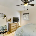 2 Mi To Downtown Colorado Springs Apt With Grill!