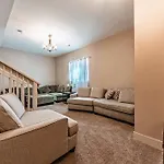 Huge Cozy Home With Many Bedrooms In Ivywild