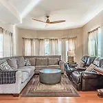 Huge Cozy Home With Many Bedrooms In Ivywild