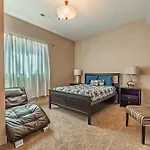 Huge Cozy Home With Many Bedrooms In Ivywild