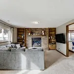 Foxwood Acres Family Home Hot Tub & Mountain Views