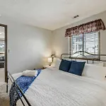 Foxwood Acres Family Home Hot Tub & Mountain Views