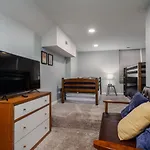 Apartment Near Downtown