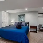 Apartment Near Downtown