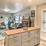 Colorado Springs Bungalow - Walk To Downtown!