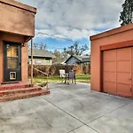 Sunny Family Home With Yard About 1 Mi To Colorado College