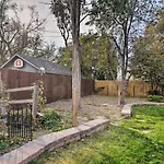 Sunny Family Home With Yard About 1 Mi To Colorado College