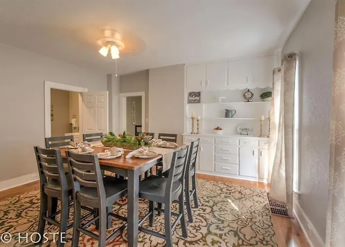 3Br Of Downtown King Bed, Dining, Has It All!