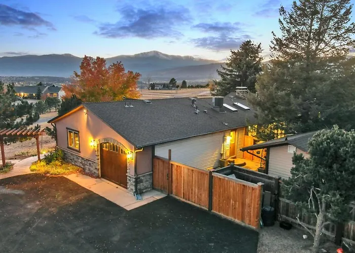 Spacious Family Home In The City