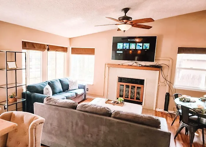 Pet Friendly 2 King Beds Af Academy Sleeps 12