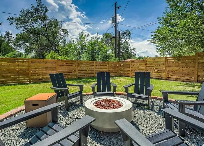 Lion Lodge - Prime Spot Game Room Hot Tub Fire Pit