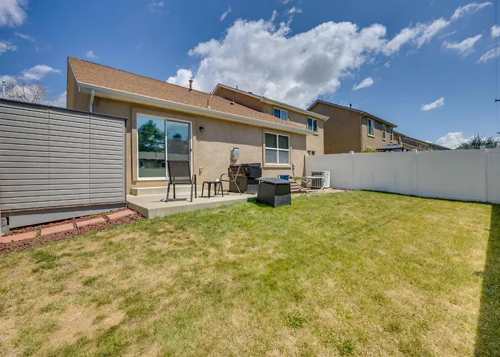 Colorado Springs Townhome With Game Room And Grill!