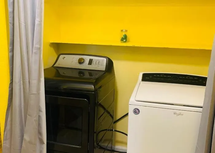 The Sunset 2-Bedroom Apartment Near Cos Airport