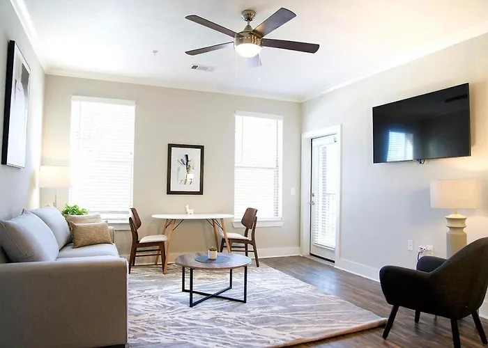 Landing Modern Apartment With Amazing Amenities
