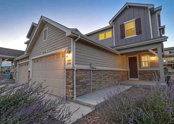 3Br Luxury Townhome W Ac In Central Location
