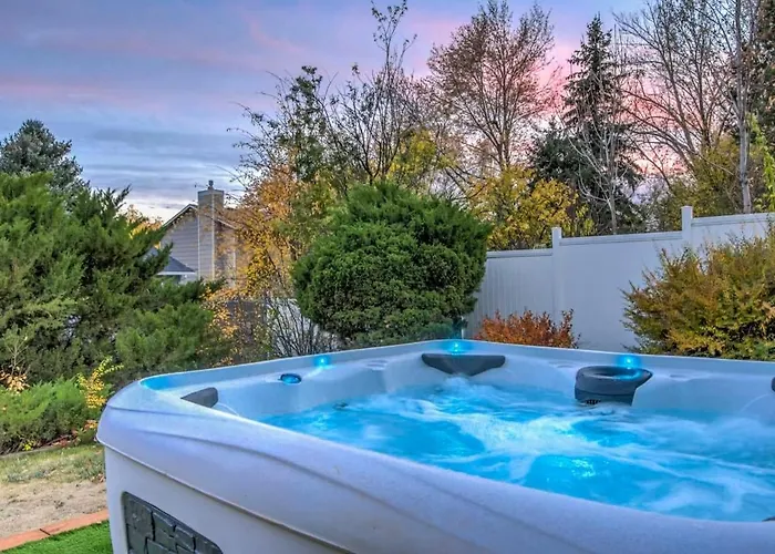 3Bd Cheyenne Mountain Home W Hot Tub & Grill
