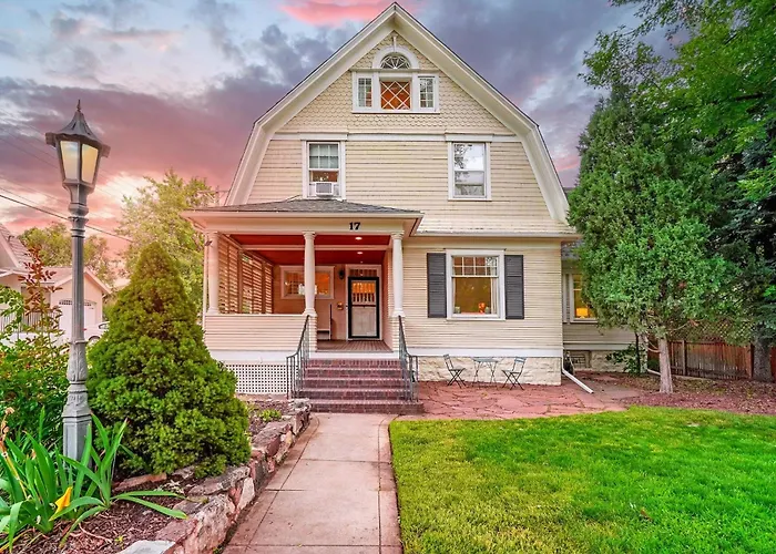 House W Detached Loft Hottub Smarttvs Selfentry Firepit
