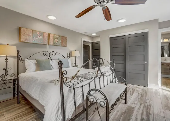 The Loft ~ Smart Tv ~ Firepit ~ Self Check-In