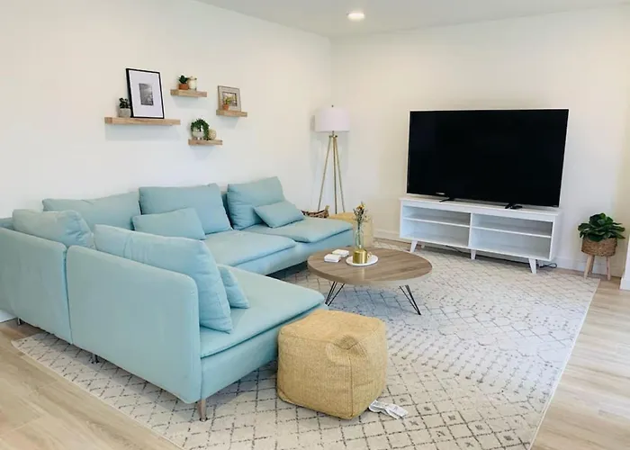 Brand New Basement Apt With Hot Tub