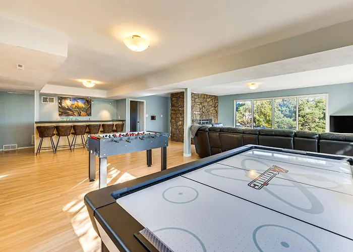 5 Mi To Area Attractions Home With Hot Tub