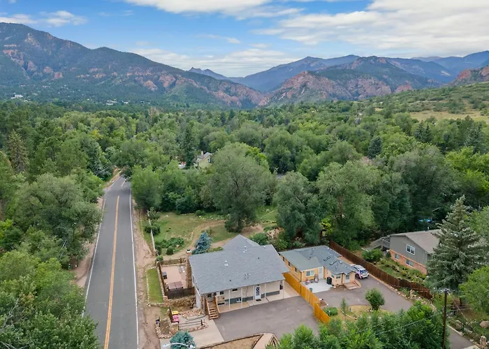 Canyon Retreat With Hot Tub 3Min To Broadmoor