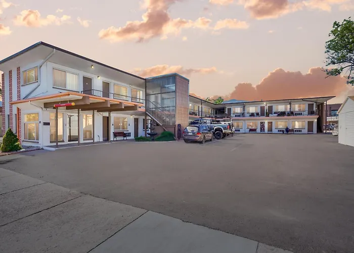 Nevada Flats Hotel
