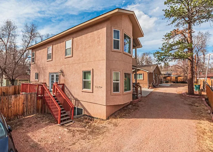Huge Cozy Home With Many Bedrooms In Ivywild