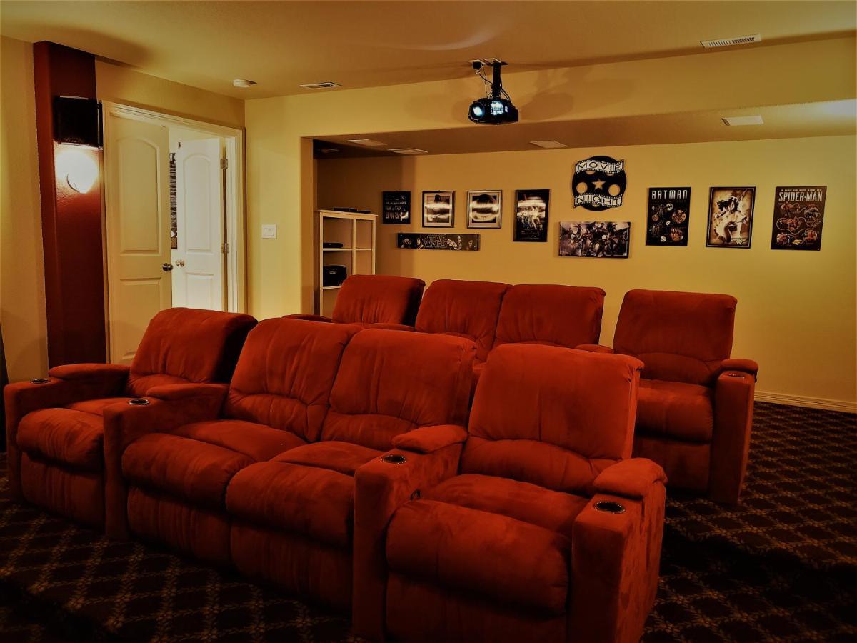 Peak Valley Manor, A Modern Country house Colorado Springs