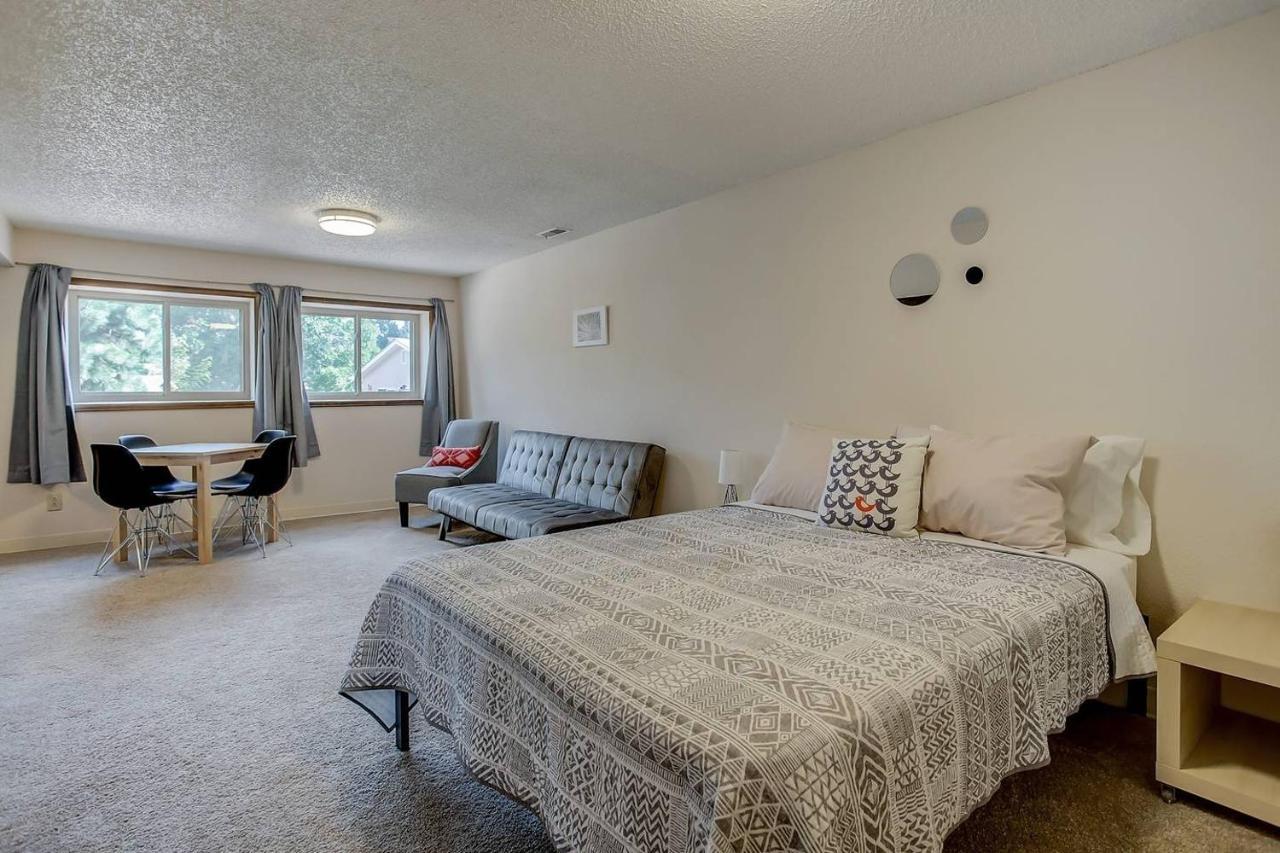 Bright & Cozy Studio In Apartment