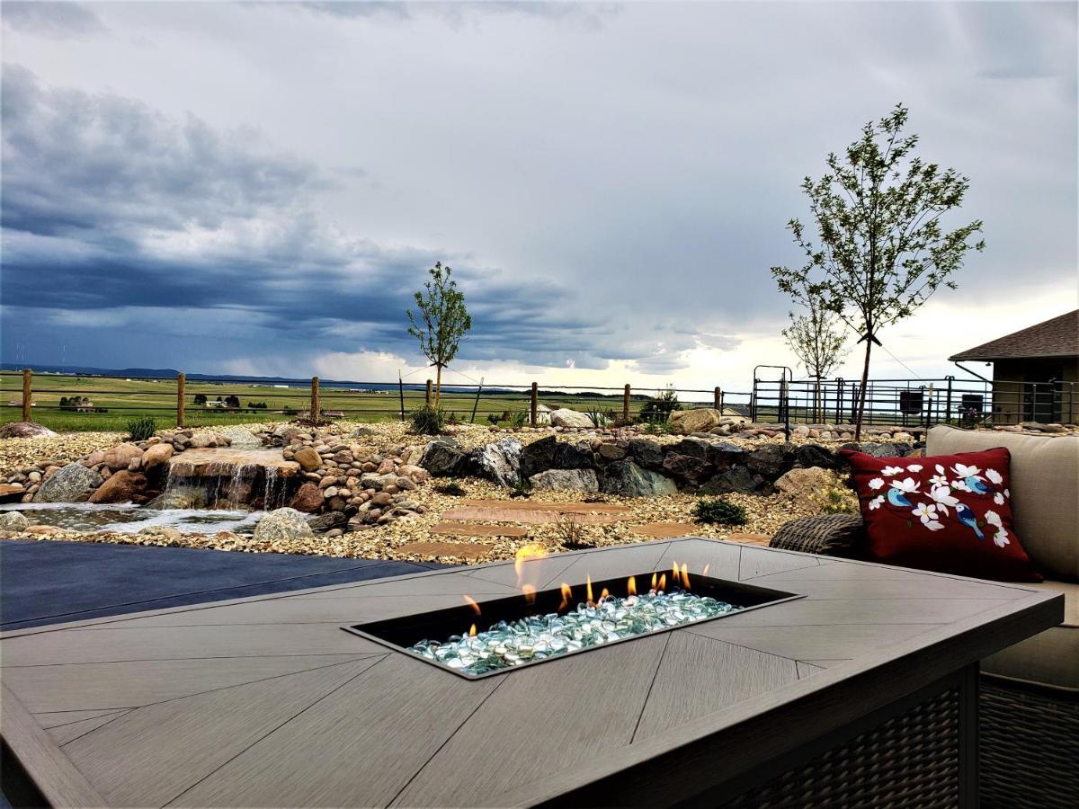 Peak Valley Manor, A Modern