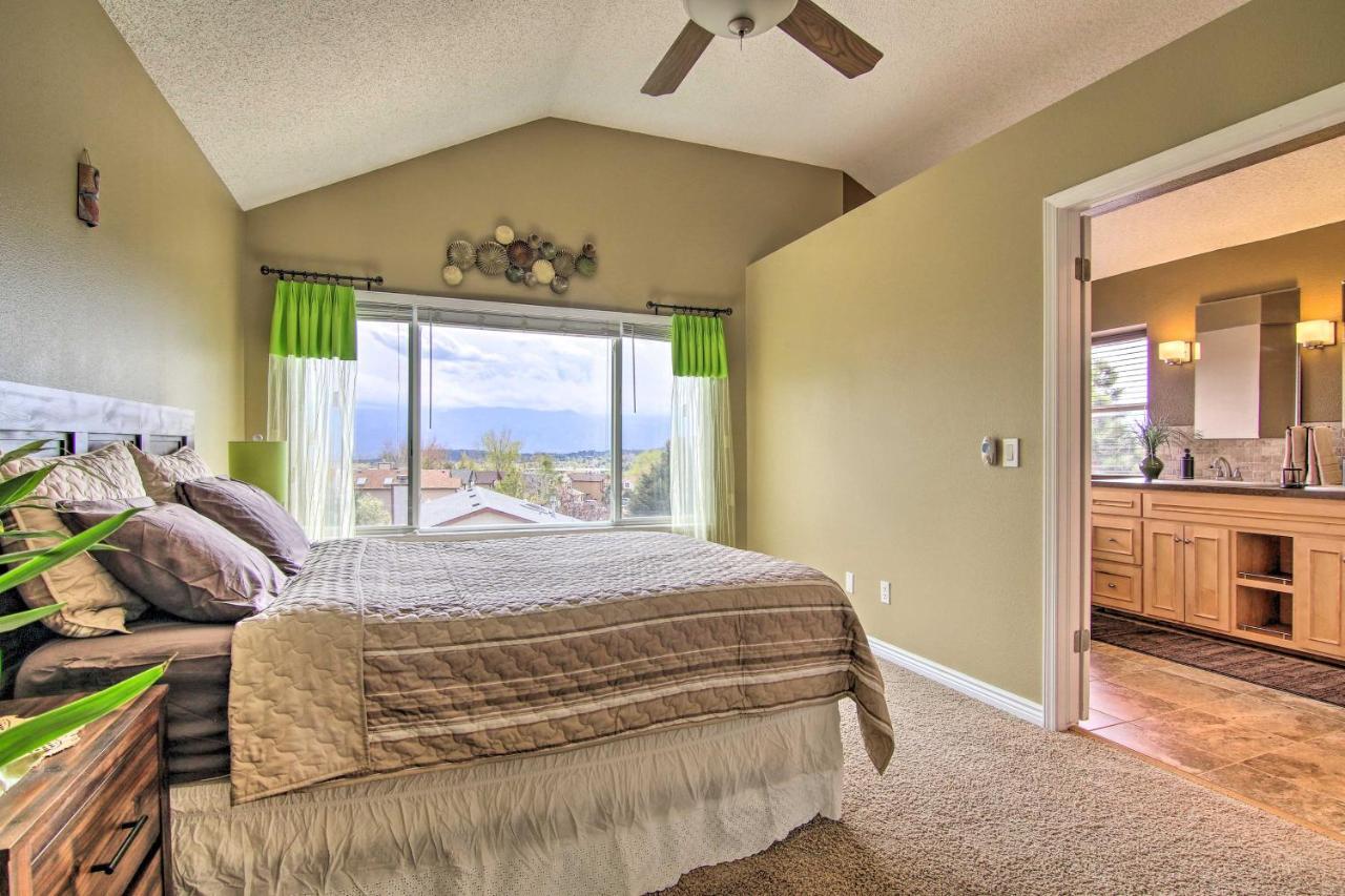 Cozy Abode 8 Mi To Downtown! Holiday home
