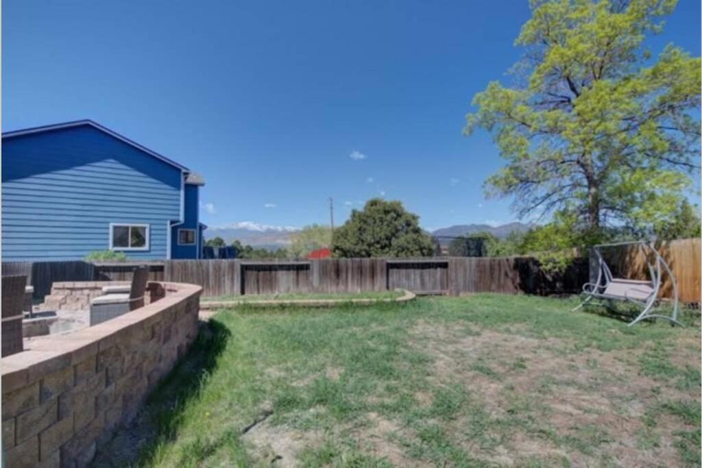 Villa Mtn Views, Quiet Oasis/king Beds+centrally Located Colorado Springs