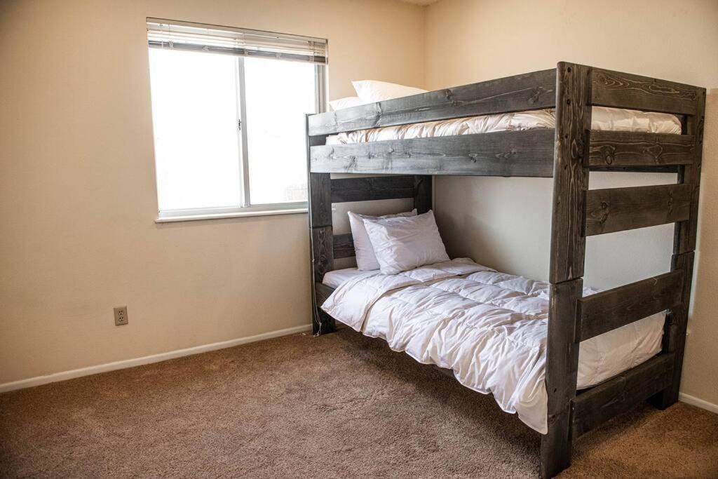 Holiday home Pet Friendly: Cozy Getaway, Centrally Located Colorado Springs