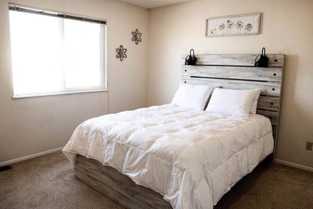 Holiday home Pet Friendly: Cozy Getaway, Centrally Located Colorado Springs