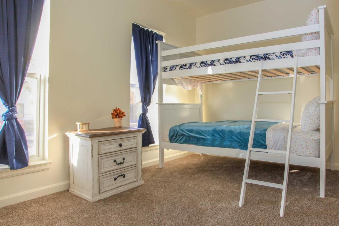 Holiday home Downtown With Grill 5 Mi To Garden Of The Gods *
