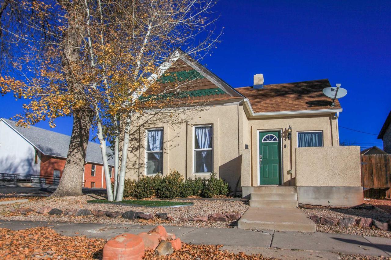 Holiday home Downtown With Grill 5 Mi To Garden Of The Gods Colorado Springs