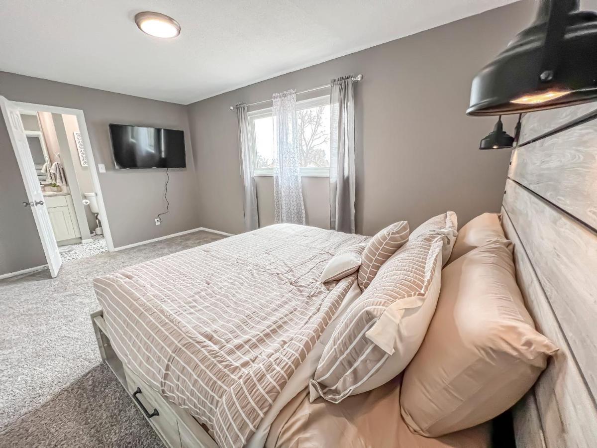 Pet Friendly Close To Attractions. Mtn Views! Villa