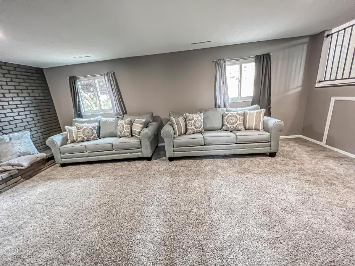 Pet Friendly Close To Attractions. Mtn Views! * Colorado Springs