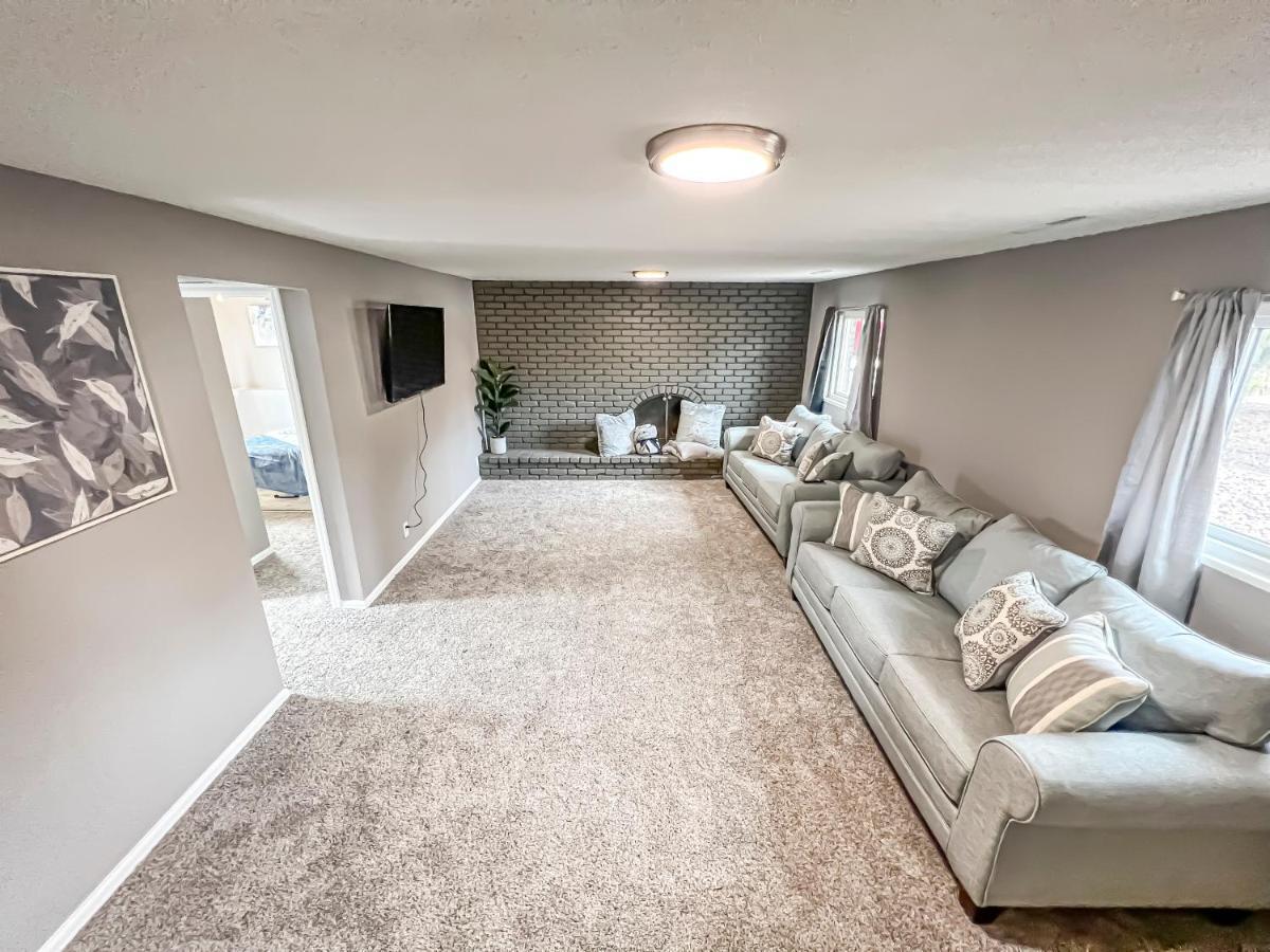 Pet Friendly Close To Attractions. Mtn Views! Villa