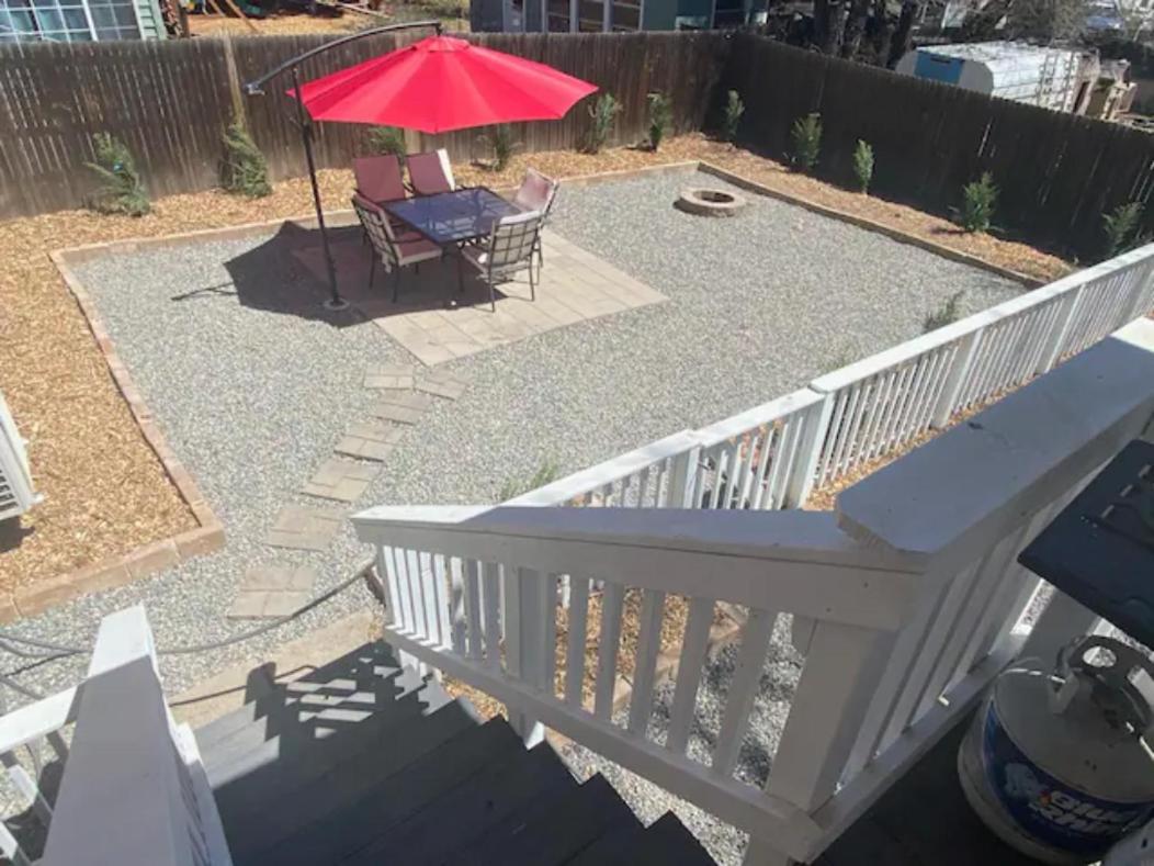 North Of Sodermann Park Centrally Located 2/1 Upstairs Of House Holiday home *