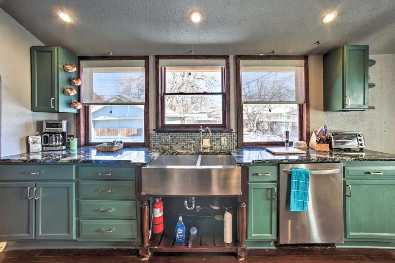 Holiday home Historic Old Colorado With Backyard! *