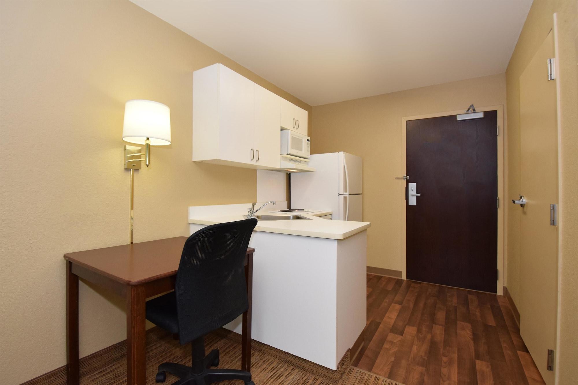 Extended America - - West 2* Colorado Springs