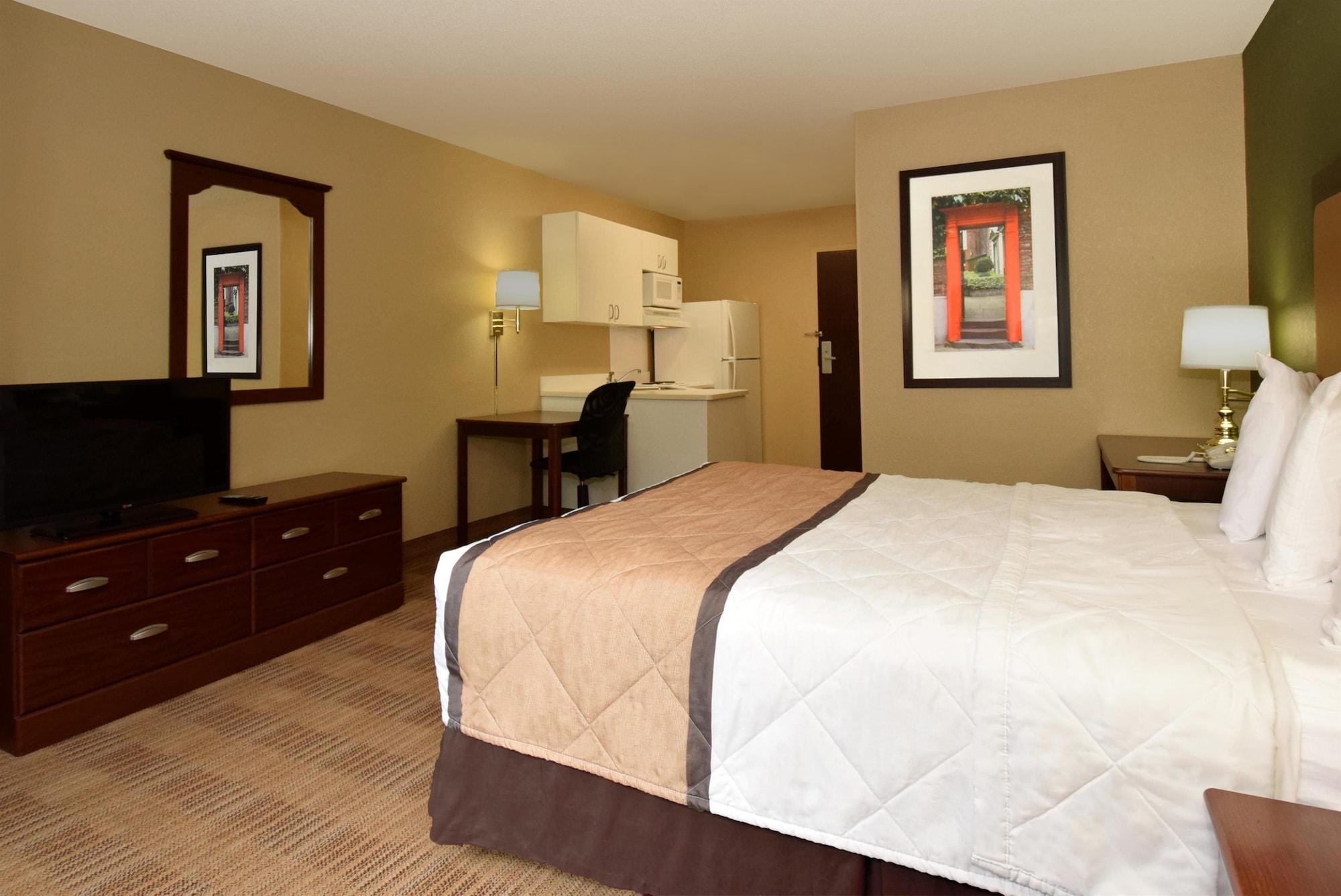 Extended America - - West 2* Colorado Springs