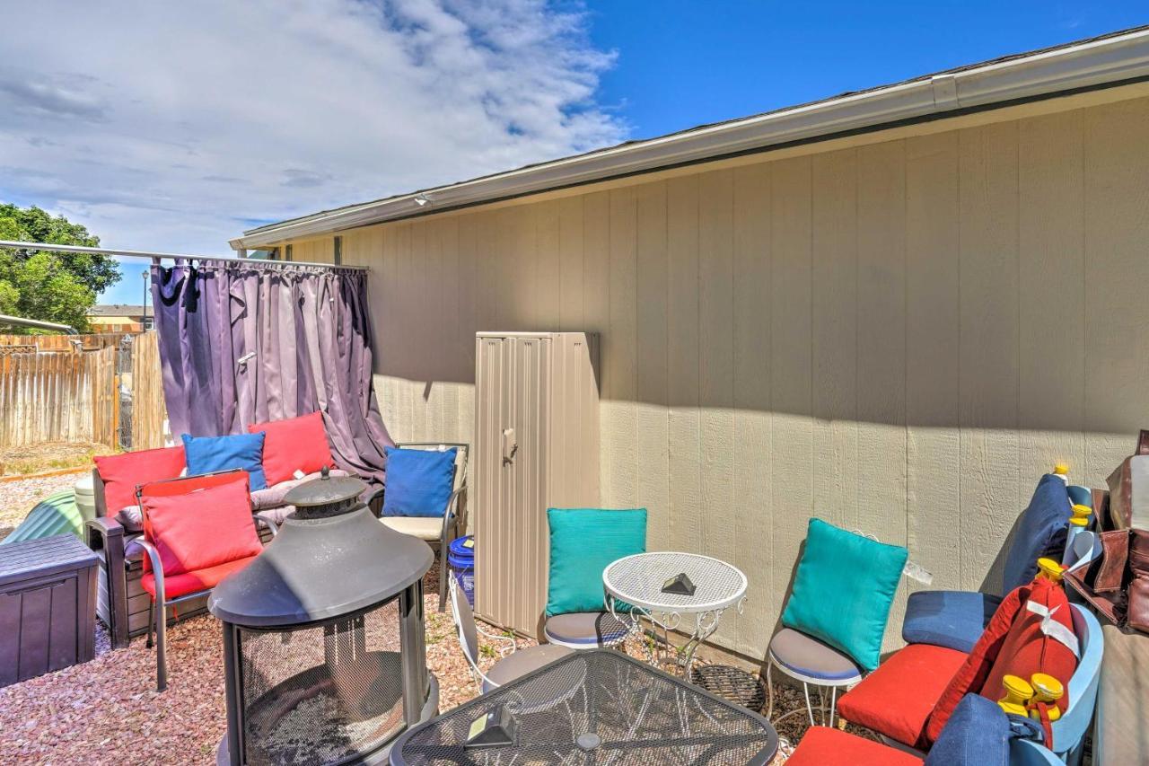 East With Game And Backyard Holiday home